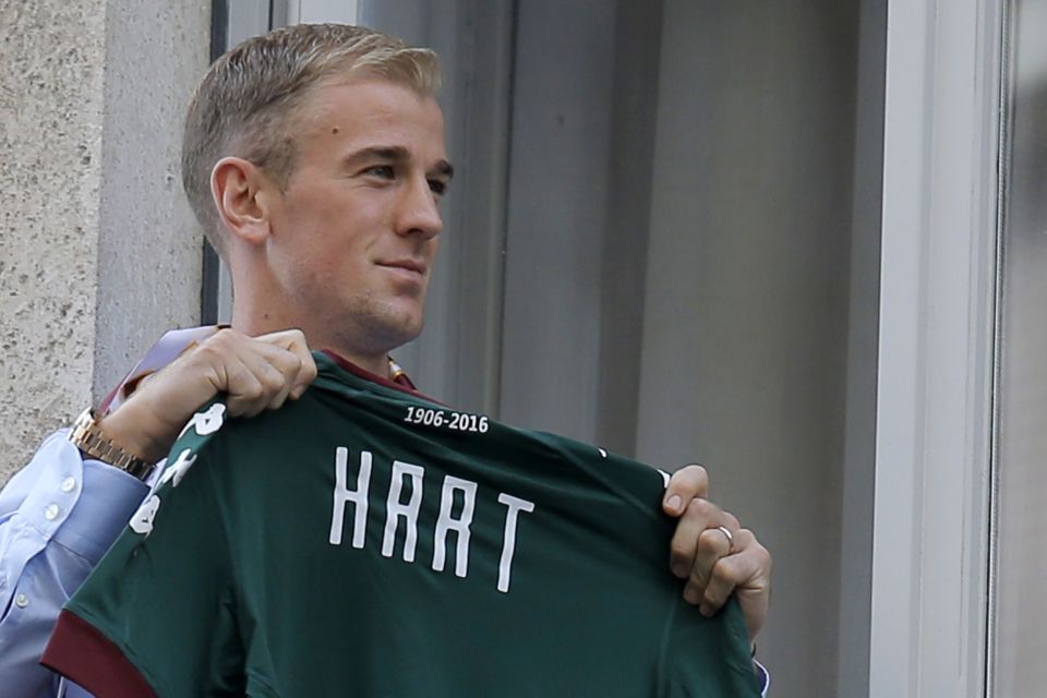 British goalkeeper Joe Hart poses upon his arrival for a medical check before joining the Torino football club from former club Manchester City on August 30, 2016 in Turin. England goalkeeper Joe Hart arrived in Turin on Agust 30 ahead of undergoing a medical that should see him sign a season-long loan deal with the unfashionable Serie A club. Hart, 29, has fallen out of favour with Pep Guardiola at Manchester City following the signing of Claudio Bravo from Barcelona and is set to join Torino in a bid to preserve his club future and international career following England's spectacular Euro 2016 exit. / AFP PHOTO / Marco BERTORELLOMARCO BERTORELLO/AFP/Getty Images